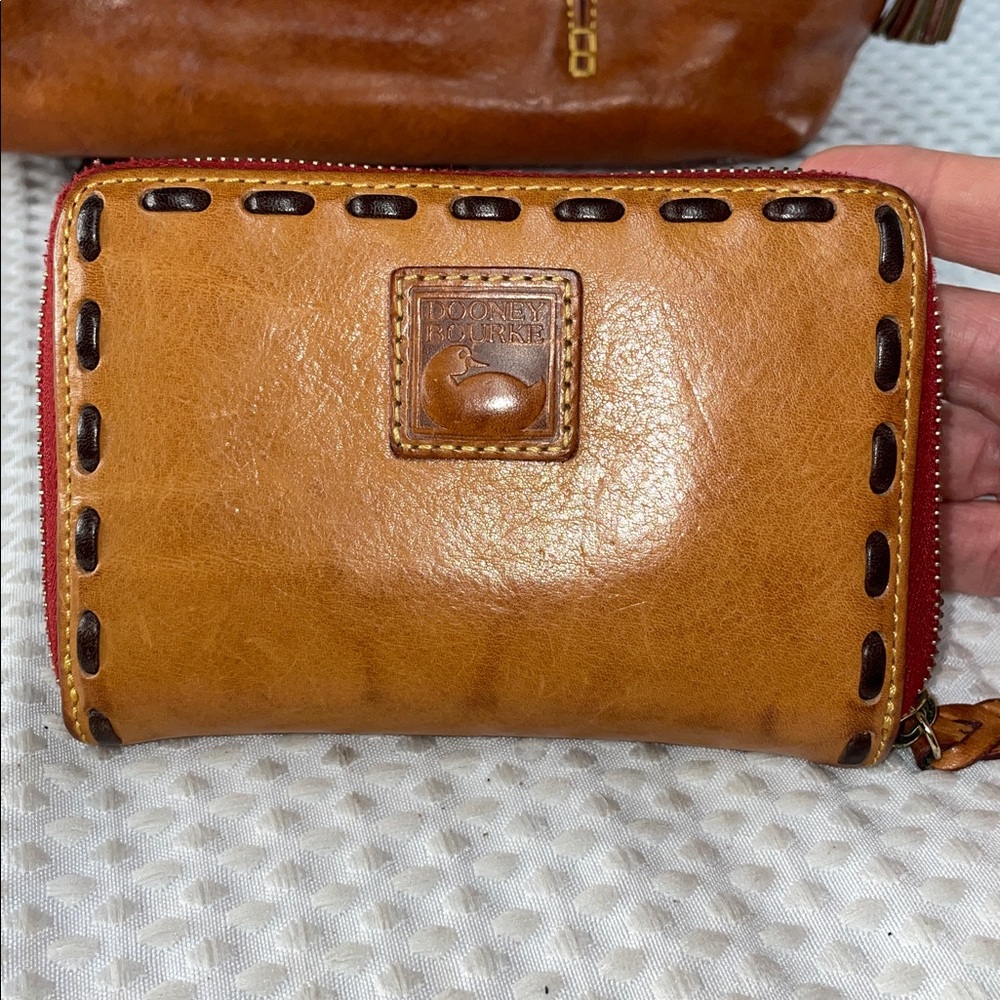 DOONEY & BOURKE FLORENTINE LEATHER SATCHEL WITH WALLET FTL-01-020 - Picture 3 of 14